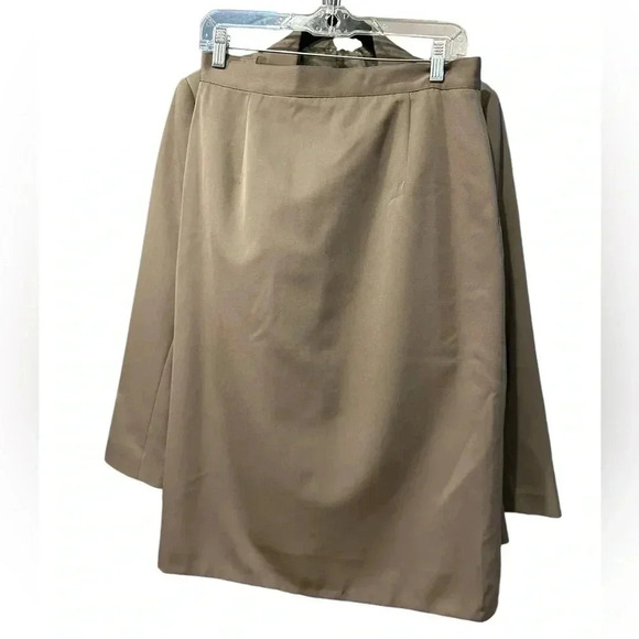Christian Dior 100%wool khaki green skirt sets (2pcs) size 14 - Picture 9 of 13